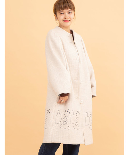 POU DOU DOU(プードゥドゥ)の「ボトルネック裾刺繍コート(その他アウター・レディース・ライトブルー/ベージュ/ネイビー・3)」の6枚目の写真