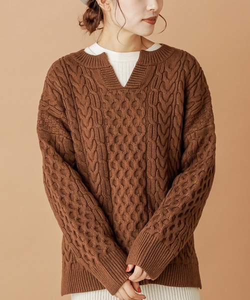 PUAL CE CIN(ピュアルセシン)の「【kanocoさん着用】ケーブルキーネックプルオーバー(ニット/セーター・レディース・ネイビー/グレー/キャメル・FREE)」の1枚目の写真