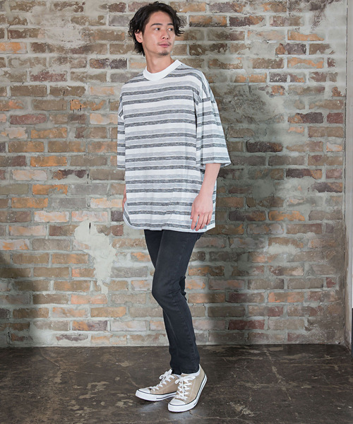 Vicci(ビッチ)の「『vicci/ヴィッチ』ボーダー柄ドロップショルダー5分袖ニットTシャツ(Tシャツ/カットソー・メンズ・ネイビー/グレー・L/M)」の3枚目の写真