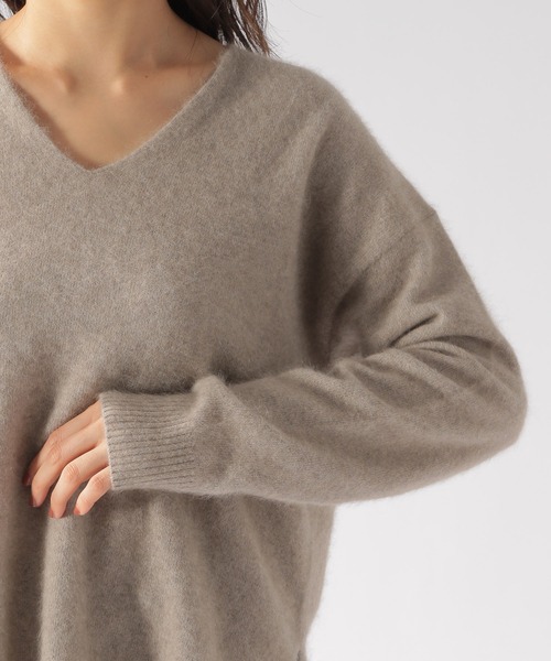 BAYFLOW（ベイフロー）の「ラクーンMIX Vネックニットプルオーバー（ニット/セーター・レディース・ライトブルー/ベージュ/パープル/マスタード/オレンジ/ネイビー・SMALL/MEDIUM）」の17枚目の写真