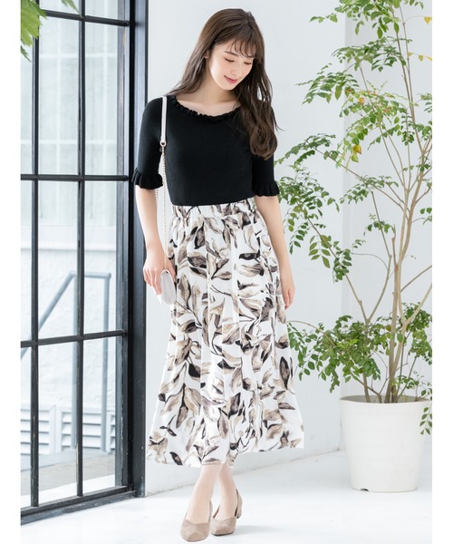 fifth（フィフス）の「ウエストゴムフラワーフレアスカート（スカート・レディース・ホワイト/ブラック・MEDIUM）」の2枚目の写真