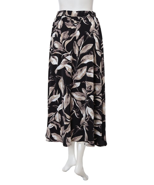 fifth（フィフス）の「ウエストゴムフラワーフレアスカート（スカート・レディース・ホワイト/ブラック・MEDIUM）」の6枚目の写真