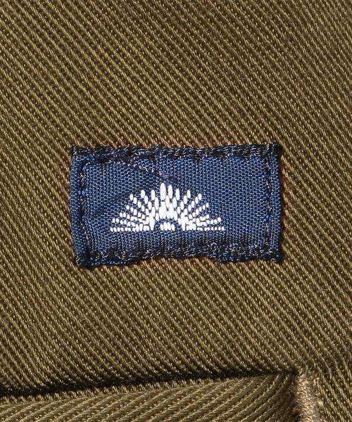 Levi's（リーバイス）の「LEVI'S(R) MADE&CRAFTED(R) STANDARD CHINO LMC DARK MOSS TWILL（チノパンツ・メンズ・グリーン・W31 L32/W34 L32/W29 L32/W32 L32/W33 L32/W30 L32/W28 L32/W36 L32）」の3枚目の写真