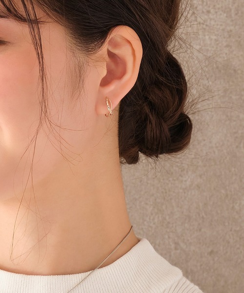 Phoebe（フィービィー）の「【シリーズ累計販売　10,000点突破！】【金属アレルギー対応】【痛くないシリーズ】クロスフープクリスタルループフィットイヤリング（イヤリング・レディース・シルバー/ゴールド/ピンクゴールド・FREE）」の10枚目の写真