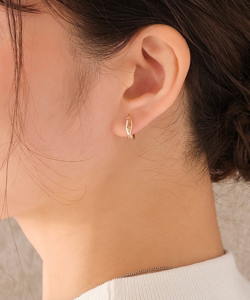 Phoebe（フィービィー）の「【シリーズ累計販売　10,000点突破！】【金属アレルギー対応】【痛くないシリーズ】クロスフープクリスタルループフィットイヤリング（イヤリング・レディース・シルバー/ゴールド/ピンクゴールド・FREE）」の11枚目の写真