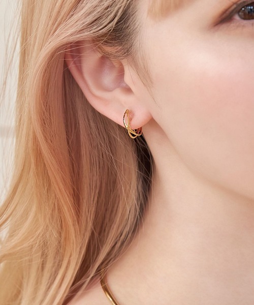 Phoebe（フィービィー）の「【シリーズ累計販売　10,000点突破！】【金属アレルギー対応】【痛くないシリーズ】クロスフープクリスタルループフィットイヤリング（イヤリング・レディース・シルバー/ゴールド/ピンクゴールド・FREE）」の18枚目の写真