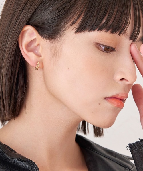 Phoebe（フィービィー）の「【シリーズ累計販売　10,000点突破！】【金属アレルギー対応】【痛くないシリーズ】クロスフープクリスタルループフィットイヤリング（イヤリング・レディース・シルバー/ゴールド/ピンクゴールド・FREE）」の16枚目の写真