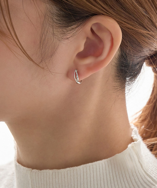 Phoebe（フィービィー）の「【シリーズ累計販売　10,000点突破！】【金属アレルギー対応】【痛くないシリーズ】クロスフープクリスタルループフィットイヤリング（イヤリング・レディース・シルバー/ゴールド/ピンクゴールド・FREE）」の21枚目の写真