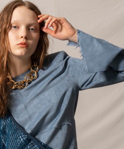 MAISON SPECIAL(メゾンスペシャル)の「ショルダーパッド付きストレッチスウェードトップス【MAISON SPECIAL/メゾンスペシャル】(Tシャツ/カットソー・レディース・ブラック/ブルー/アイボリー・FREE)」の11枚目の写真