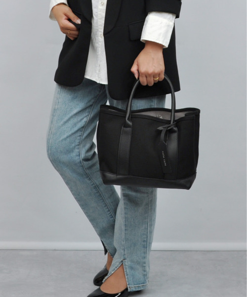 cache cache（カシュ カシュ）の「カシュカシュ cachecache / パーテーションキャンバストートバッグ（トートバッグ・レディース・レンガ/カモフラージュ/グレー系その他/ブルー系その他/ホワイト系その他/グリーン/オレンジ/ブルー/グリーン系その他/ブラック系その他/ブラック系その他2・FREE）」の3枚目の写真