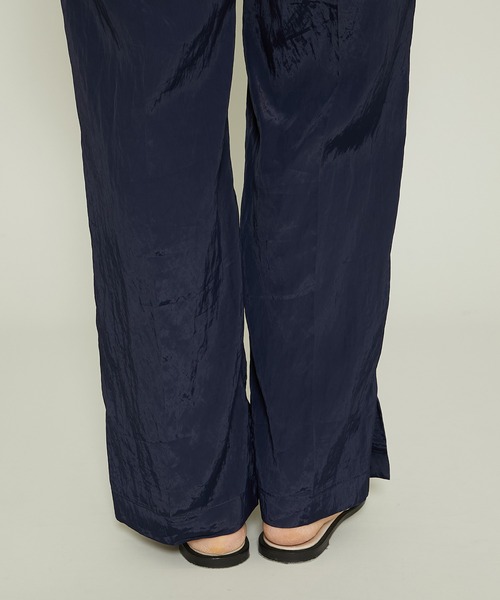 08sircus（ゼロエイトサーカス）の「【08sircus(ゼロハチサーカス）】ヴィスコースワッシャースリットイージーパンツ /S21SL-PT03（その他パンツ・レディース・ネイビー/イエロー・1/0）」の3枚目の写真