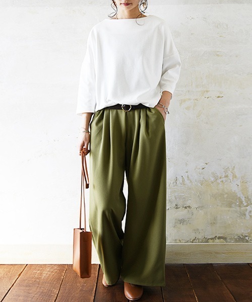 and it_(アンドイット)の「ボートネックコクーンプルオーバー(Tシャツ/カットソー・レディース・ベージュ/チャコールグレー/ライトブラウン/ブラック/オフホワイト/カーキ/ホワイト系1/ホワイト系2/ブラック系1/ブラック系2・M-L)」の17枚目の写真