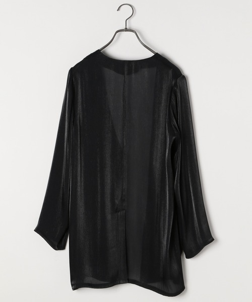 PAGEBOY（ページボーイ）の「【CORE】グロスシャンブレージャケット（ノーカラージャケット・レディース・ブラック/グレイッシュベージュ・FREE）」の3枚目の写真