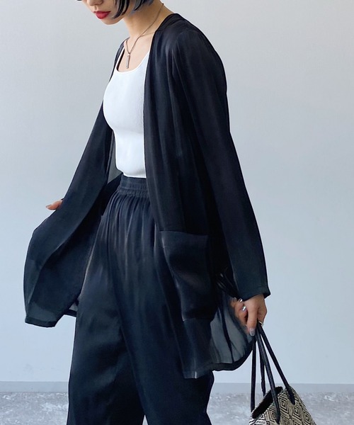 PAGEBOY（ページボーイ）の「【CORE】グロスシャンブレージャケット（ノーカラージャケット・レディース・ブラック/グレイッシュベージュ・FREE）」の14枚目の写真