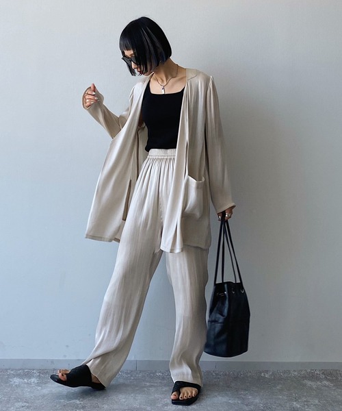 PAGEBOY（ページボーイ）の「【CORE】グロスシャンブレージャケット（ノーカラージャケット・レディース・ブラック/グレイッシュベージュ・FREE）」の20枚目の写真