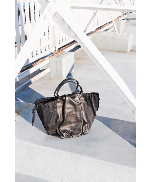 atneK(アトネック)の「【atneK】ナイロンギャザートート(トートバッグ・レディース・ブラック・FREE)」の10枚目の写真