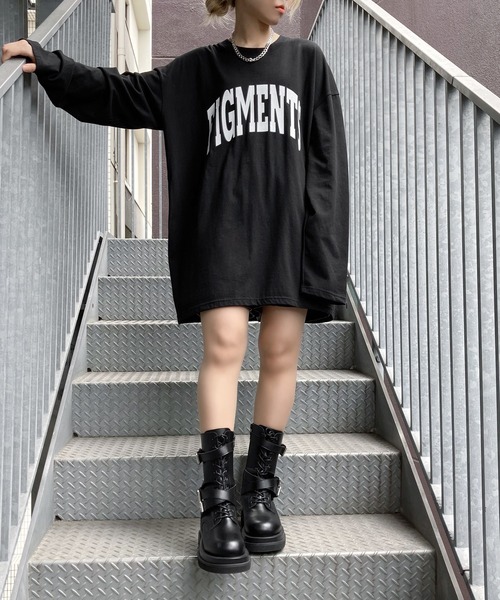 Figments(フィグメンツ)の「カレッジロゴロンT(Tシャツ/カットソー・レディース・サックスブルー/カーキ/スミクロ/ダークグリーン/ブラック/ブルー系その他・FREE)」の2枚目の写真