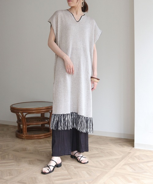vingtrois（バントロア）の「【Vingtrois】リネンブレンドテープヤーン配色フリンジチュニックカフタンワンピース（ワンピース・レディース・ライトグレー/ベージュ・M）」の3枚目の写真
