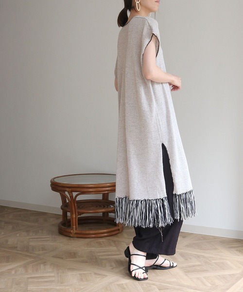 vingtrois（バントロア）の「【Vingtrois】リネンブレンドテープヤーン配色フリンジチュニックカフタンワンピース（ワンピース・レディース・ライトグレー/ベージュ・M）」の5枚目の写真