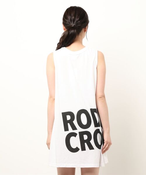 RODEO CROWNS WIDE BOWL（ロデオクラウンズワイドボウル）の「ビッグロゴタンクワンピース（ワンピース・レディース・ホワイト/ブラック/ベージュ・FREE）」の4枚目の写真
