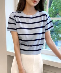 着やすい程よい厚さのストライプニット
