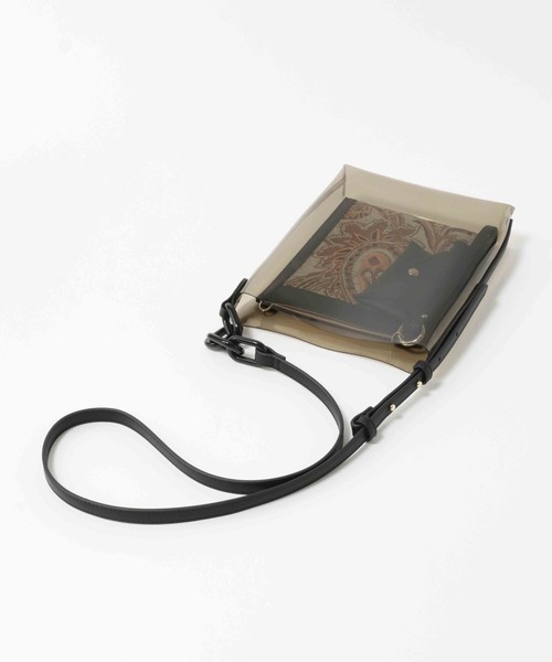 Jines（ジネス）の「【Kiara】3セット付属ポーチ付きPVCクリアバッグ（ショルダーバッグ・レディース・ブラック・FREE）」の5枚目の写真