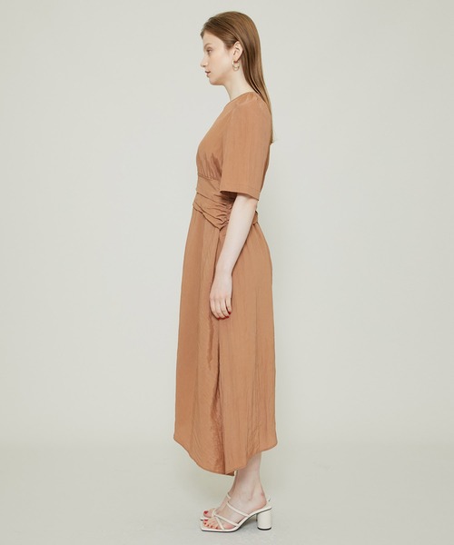 muller of yoshiokubo（ミュラーオブヨシオクボ）の「【muller of yoshiokubo(ミュラーオブヨシオクボ)】 別注アシンメトリードレス（ワンピース・レディース・ブラウン・38/36）」の3枚目の写真