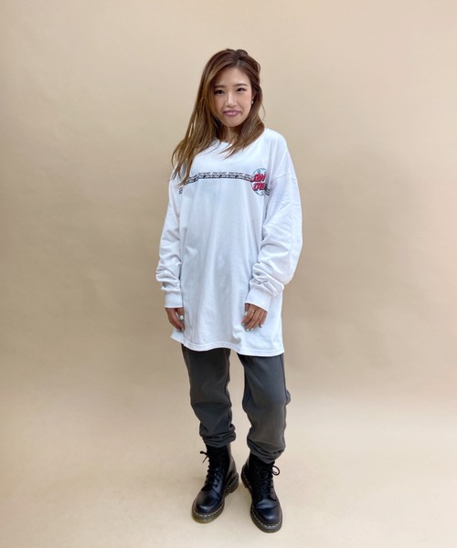 SANTA CRUZ(サンタクルーズ)の「【ムラサキスポーツ別注】SANTACRUZ/サンタクルーズ ビッグシルエット ラインテープ柄バックプリントロンT 502213432(Tシャツ/カットソー・レディース・ホワイト/ブラック/イエロー/ブラック系その他・M/L)」の13枚目の写真