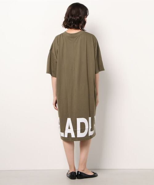 SILVER BULLET(シルバーバレット)の「『BANANA TRIP/バナナトリップ』ACCEPT ポケット付きTシャツワンピース【b】(ワンピース・レディース・カーキ/ホワイト/ブラック・M/L)」の5枚目の写真