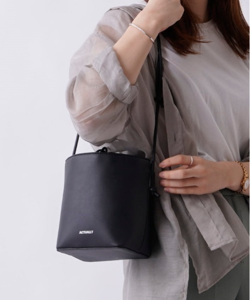 Actually（アクチュアリー）の「バケツ型 軽量 ショルダー（ショルダーバッグ・レディース・ブラック・フリー）」の6枚目の写真