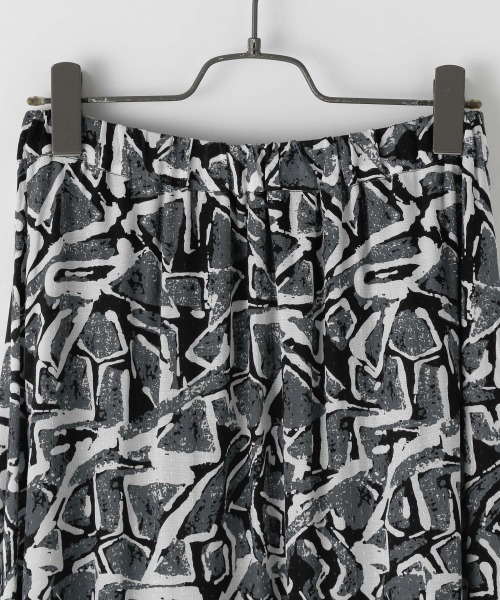 LOWRYS FARM（ローリーズファーム）の「トライアングルスカート　228826（スカート・レディース・ブラック/ベージュ・FREE）」の6枚目の写真