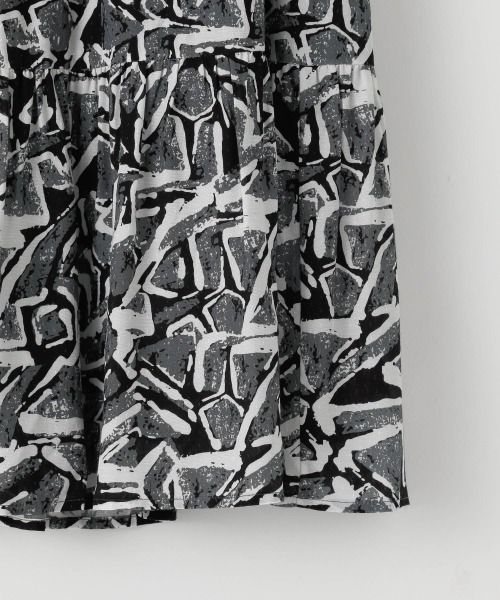 LOWRYS FARM（ローリーズファーム）の「トライアングルスカート　228826（スカート・レディース・ブラック/ベージュ・FREE）」の4枚目の写真