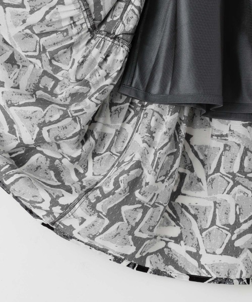 LOWRYS FARM（ローリーズファーム）の「トライアングルスカート　228826（スカート・レディース・ブラック/ベージュ・FREE）」の3枚目の写真