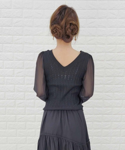 Lace Ladies(レースレディース)の「Vネック ボリュームスリーブ ニットシャツ(シャツ/ブラウス・レディース・ブルー/ホワイト/ブラック・FREE)」の9枚目の写真