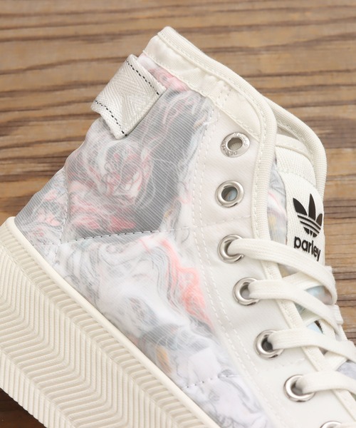 adidas(アディダス)の「adidas NIZZA PARLEY / アディダス ニッツア パーレー(スニーカー・レディース・ホワイト・23.5cm/24.5cm/26.5cm/27.5cm/28.5cm/24.0cm/25.0cm/26.0cm/27.0cm/28.0cm/23.0cm)」の4枚目の写真