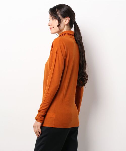 UNFIL(アンフィル)の「【unfil】メリノジャージー タートルネックTシャツ WOMEN(ニット/セーター・レディース・チャコール/オレンジ/オフホワイト・0)」の4枚目の写真