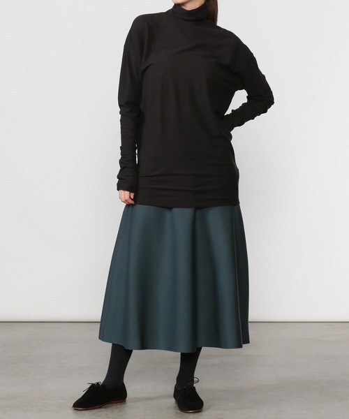 UNFIL(アンフィル)の「【unfil】メリノジャージー タートルネックTシャツ WOMEN(ニット/セーター・レディース・チャコール/オレンジ/オフホワイト・0)」の7枚目の写真