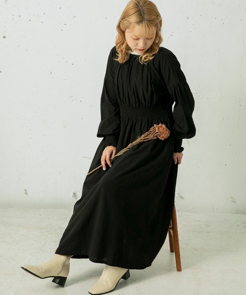 mikke（ミッケ）の「3WAYリボンウエストシャーリングボリュームスリーブワンピース（ワンピース・レディース・ブラック/ベージュ/ブラウン・FREE）」の2枚目の写真