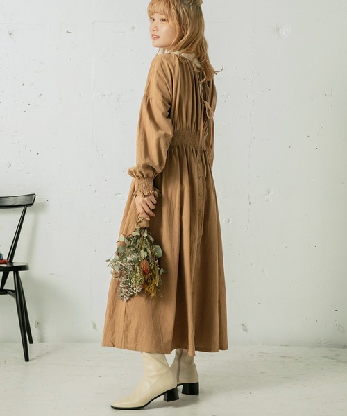 mikke（ミッケ）の「3WAYリボンウエストシャーリングボリュームスリーブワンピース（ワンピース・レディース・ブラック/ベージュ/ブラウン・FREE）」の21枚目の写真