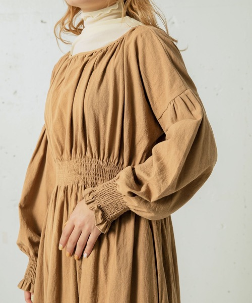 mikke（ミッケ）の「3WAYリボンウエストシャーリングボリュームスリーブワンピース（ワンピース・レディース・ブラック/ベージュ/ブラウン・FREE）」の19枚目の写真