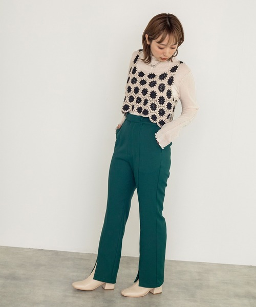 w closet(ダブルクローゼット)の「モチーフベスト+シアータートルプルオーバーSET(ニット/セーター・レディース・キナリ/ブラック・FREE)」の3枚目の写真