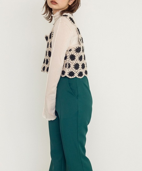 w closet(ダブルクローゼット)の「モチーフベスト+シアータートルプルオーバーSET(ニット/セーター・レディース・キナリ/ブラック・FREE)」の4枚目の写真