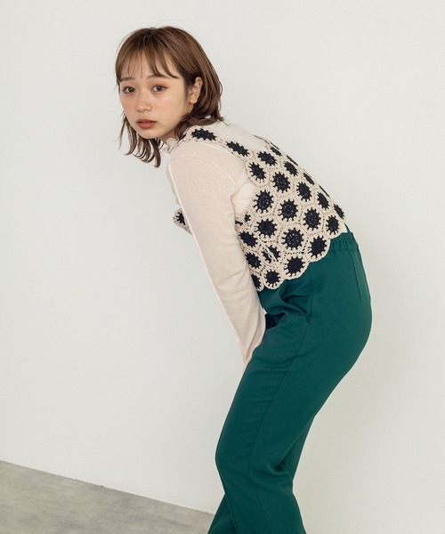 w closet(ダブルクローゼット)の「モチーフベスト+シアータートルプルオーバーSET(ニット/セーター・レディース・キナリ/ブラック・FREE)」の9枚目の写真