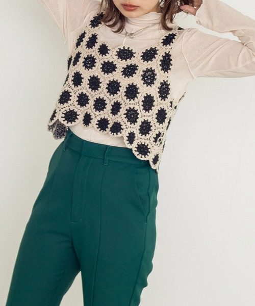 w closet(ダブルクローゼット)の「モチーフベスト+シアータートルプルオーバーSET(ニット/セーター・レディース・キナリ/ブラック・FREE)」の10枚目の写真