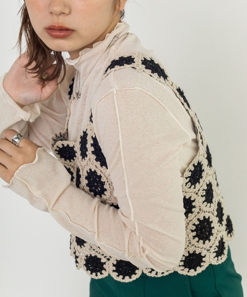 w closet(ダブルクローゼット)の「モチーフベスト+シアータートルプルオーバーSET(ニット/セーター・レディース・キナリ/ブラック・FREE)」の12枚目の写真