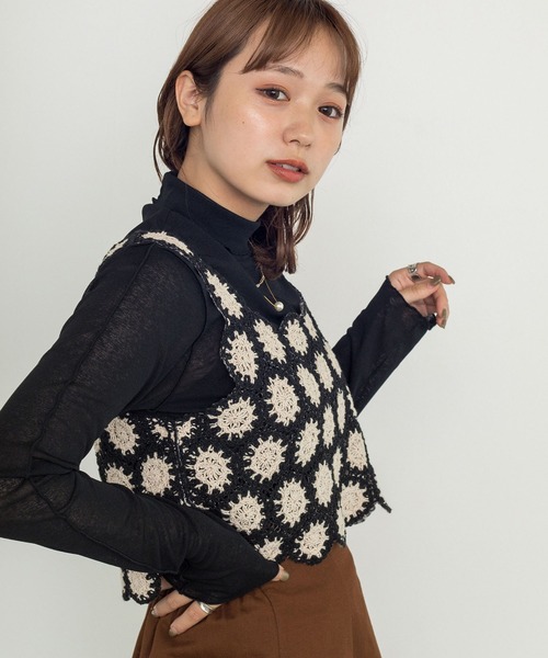 w closet(ダブルクローゼット)の「モチーフベスト+シアータートルプルオーバーSET(ニット/セーター・レディース・キナリ/ブラック・FREE)」の14枚目の写真