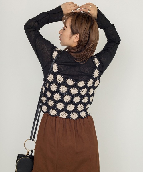 w closet(ダブルクローゼット)の「モチーフベスト+シアータートルプルオーバーSET(ニット/セーター・レディース・キナリ/ブラック・FREE)」の15枚目の写真