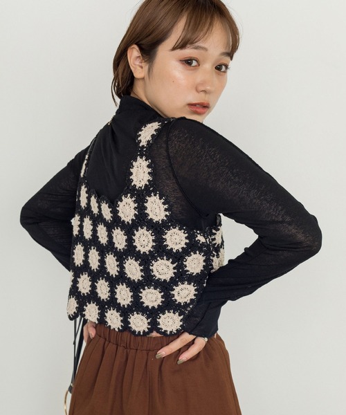 w closet(ダブルクローゼット)の「モチーフベスト+シアータートルプルオーバーSET(ニット/セーター・レディース・キナリ/ブラック・FREE)」の21枚目の写真