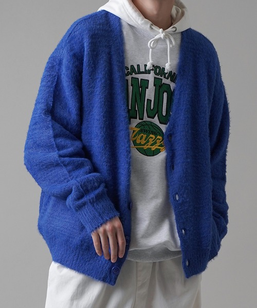 SPINNS（スピンズ）の「【ゆったりシルエット】ドロップショルダーシャギーニット ルーズカーディガン（カーディガン/ボレロ・メンズ・ブラック/イエロー/ダークグリーン/チャコール/レッド/ロイヤルブルー/サックスブルー/グリーン/ブラウン・ONESIZE）」の7枚目の写真