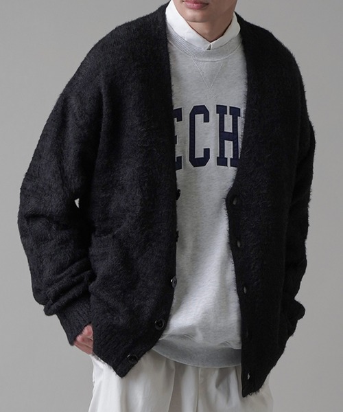 SPINNS（スピンズ）の「【ゆったりシルエット】ドロップショルダーシャギーニット ルーズカーディガン（カーディガン/ボレロ・メンズ・ブラック/イエロー/ダークグリーン/チャコール/レッド/ロイヤルブルー/サックスブルー/グリーン/ブラウン・ONESIZE）」の2枚目の写真